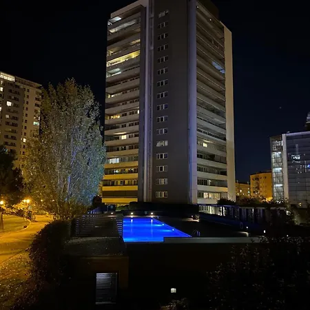 Bright & Fully Equipped 2br Apartment, 3 Min From Beach, Surrounded By Parks Apartment *