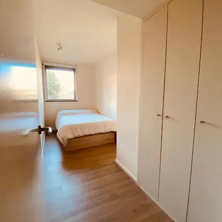 Apartman Bright & Fully Equipped 2br Apartment, 3 Min From Beach, Surrounded By Parks Barcelona