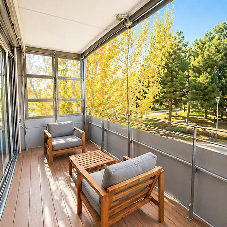Διαμέρισμα Bright & Fully Equipped 2br Apartment, 3 Min From Beach, Surrounded By Parks
