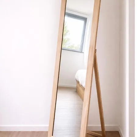 Bright & Fully Equipped 2br Apartment, 3 Min From Beach, Surrounded By Parks