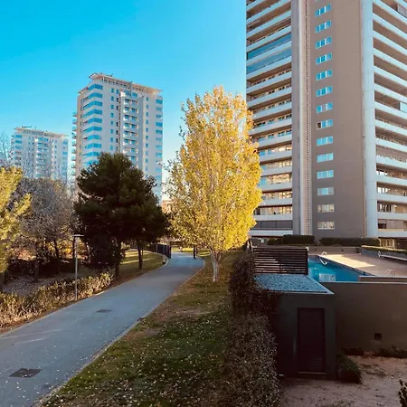 Bright & Fully Equipped 2br Apartment, 3 Min From Beach, Surrounded By Parks アパート